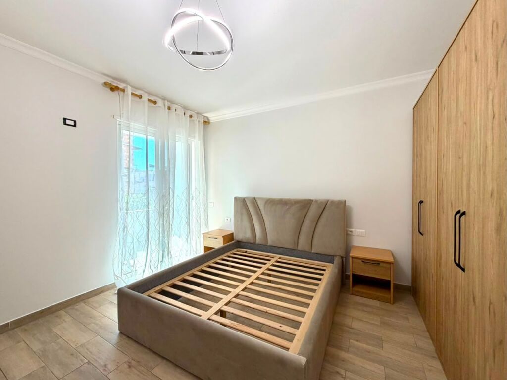 In Affitto: Appartamento 1+1 &amp; Balcone 📍Via Dibra - QSUT || Appartamento Gigante 72m² (55.000 Lek/Mese) Fronte Strada