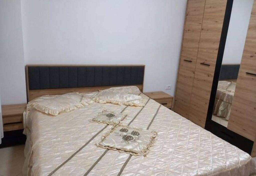 📌Jepet me Qira Apartament 1+1 – Pallatet Çabej, Yzberisht ✨
