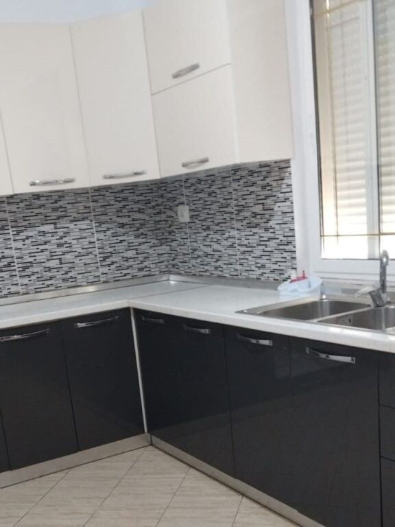 Apartament 4+1 me qira –  Astir - pranë Vilës L !