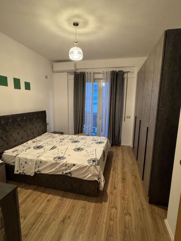 Appartamento 1+1 in affitto  📍 Via Hamdi Sina  * Superficie: 88 m² * 5° piano * Con ascensore * Con balcone * Appartamento spazioso e luminoso •650€  Per maggiori informazioni o per visitare la proprietà, contattare il numero pertinente.