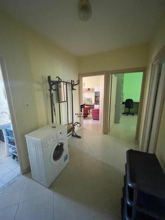 APARTAMENT ME QERA 2+1 PORCELAN 40.000 LEKE FH-79068