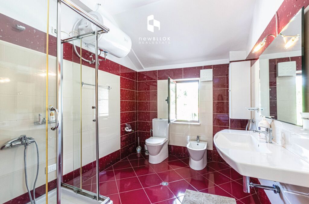 🌇 Me Qira: Apartament Fantastik ✨️ 2+1+2Wc &amp; 2 Parkime 700€/Muaj (Liqeni Artificial - Shkolla Willson) Pamje Panoramike nga Liqeni 🏞️