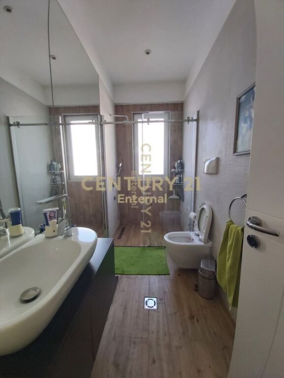 Duplex 3+1 in affitto a Kodra e Diellit 1