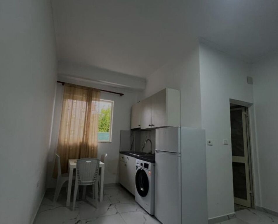 Qera | Garsoniere | Ish Stacioni i Trenit | 300 €/muaj