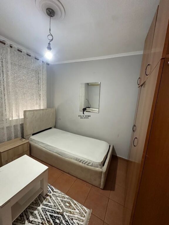 APARTAMENT ME QERA 2+1 ISH RESTORANT DURRESI 50.000 LEKE FH-79001