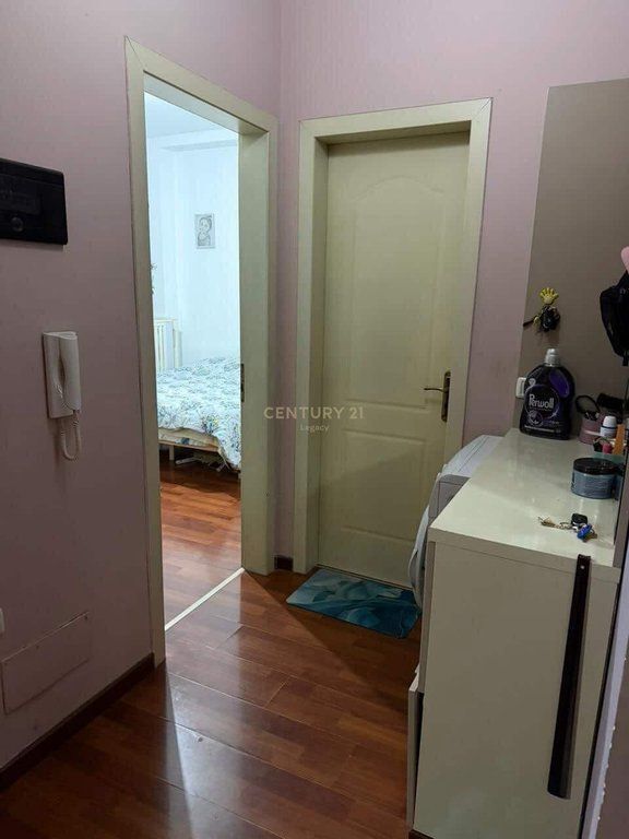 Kombinat 350 €/month, 🏡 Apartment 1+1 for rent, first floor above shops