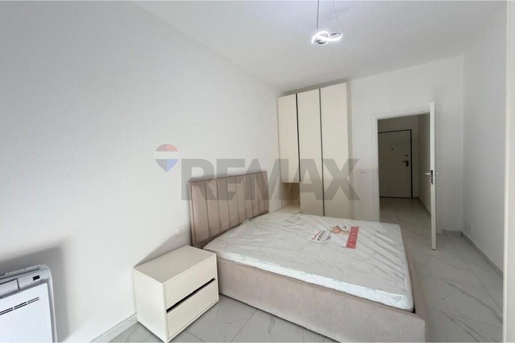 Apartament 1+1 per qira, Sheshi Shqiponja,Akses Tirana