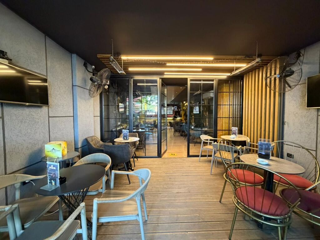 Bar Kafe per qira tek Pallati me Shigjeta.