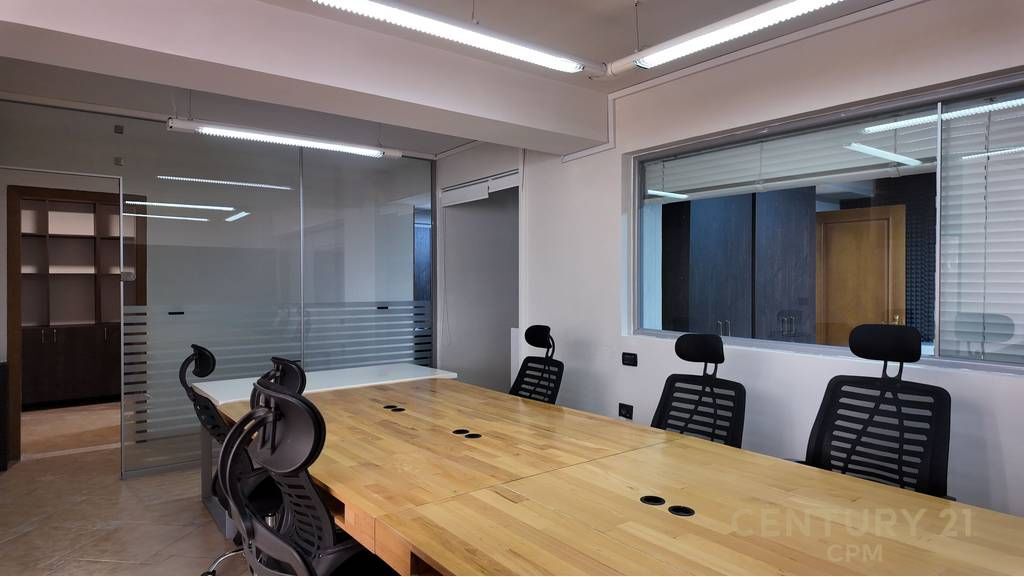 Prestigioso ufficio in vendita all'interno del complesso – Ideale per attività commerciali o investimento