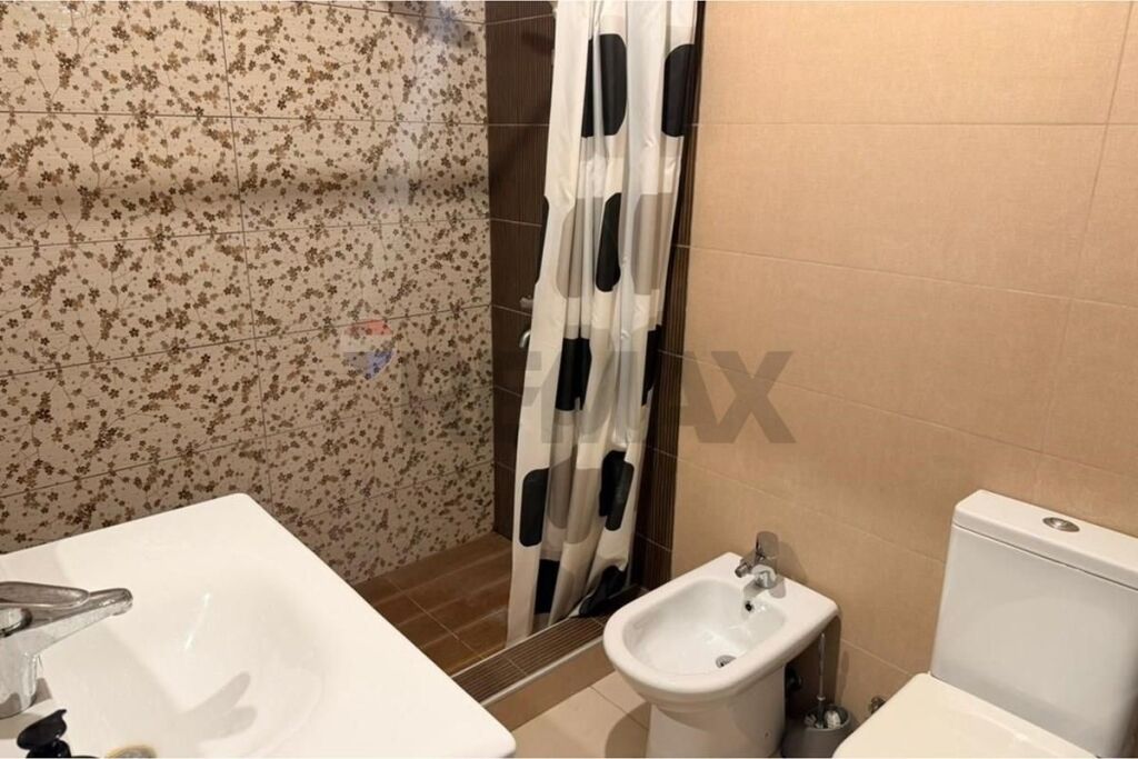 Apartament 2+1 me qira pranë Arlis, Rruga e Kavajës