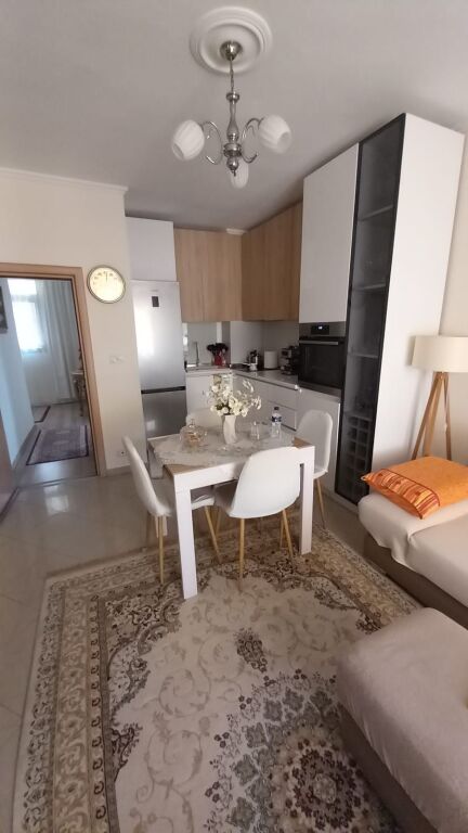 Shitet apartament 2+1 tek Bulevardi Zogu I