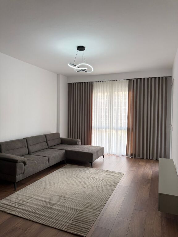 🏡 Affittasi 1+1 a 📍 Paskuqan 💰 50.000 lek/mese (500 mila lek vecchi), trattabile.