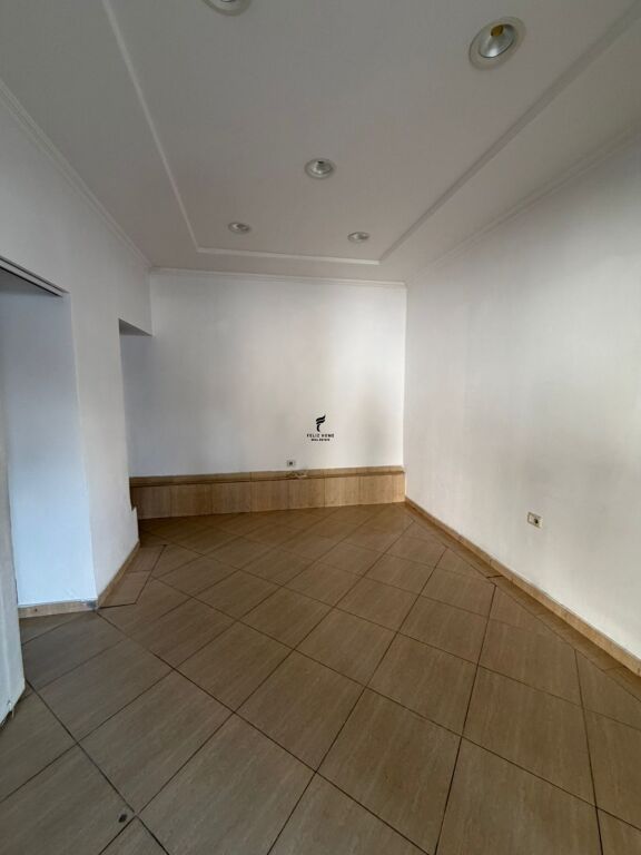 NEGOZIO IN AFFITTO 35 M2 PAZARI I RI 40.000 LEKE FH-79367