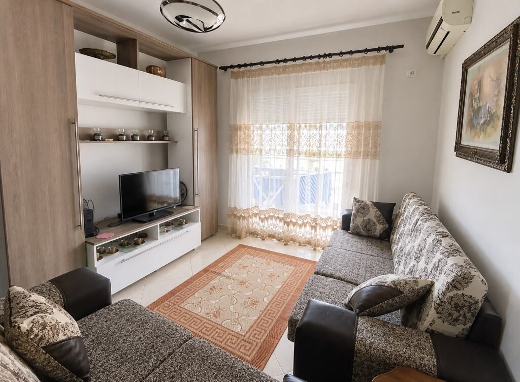 JEPE ME QERA APARTAMENT 1+1 PRANE RAJONIT TE POLICISE, DURRES