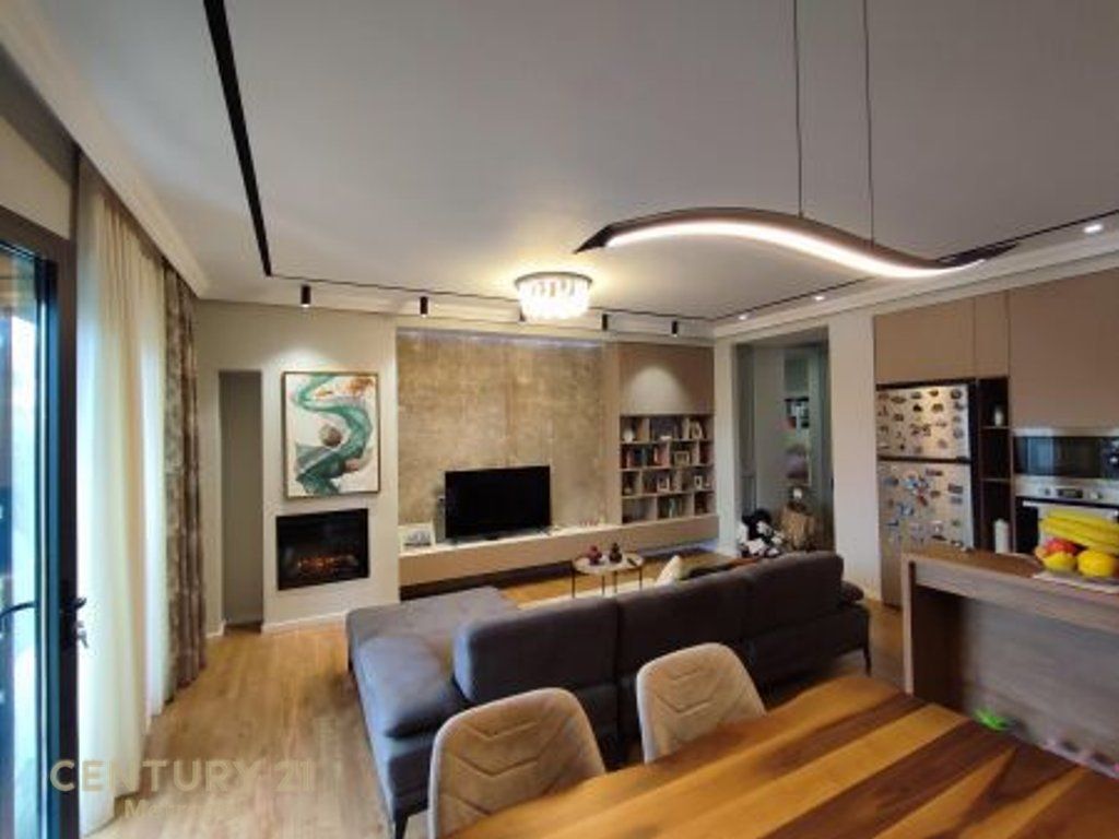 APARTMENT 2+1+PARKING+YARD, DRY LAKE! 1,600 € /Month