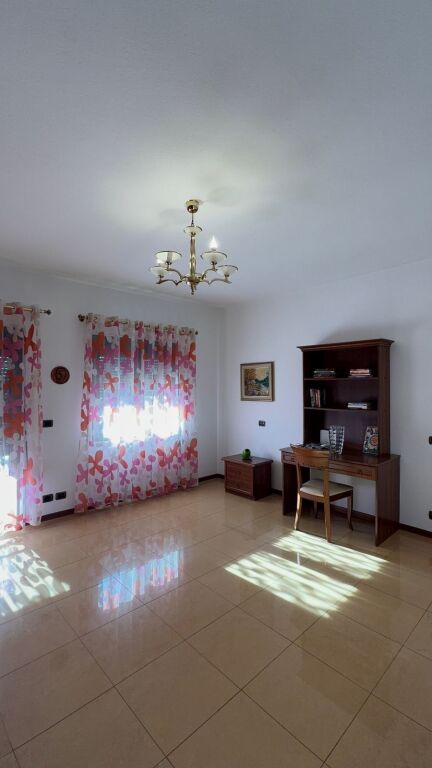 Jepet me Qira Apartament  3+1