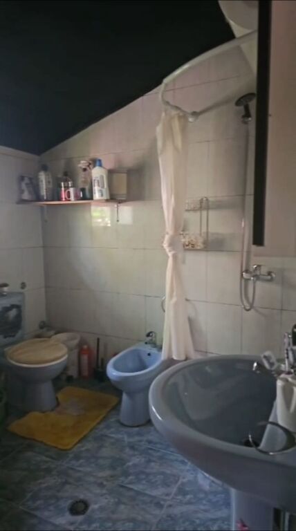 Affitto | Apartament 2 + 1 | Rruga Ali Visha | 360 €/mese