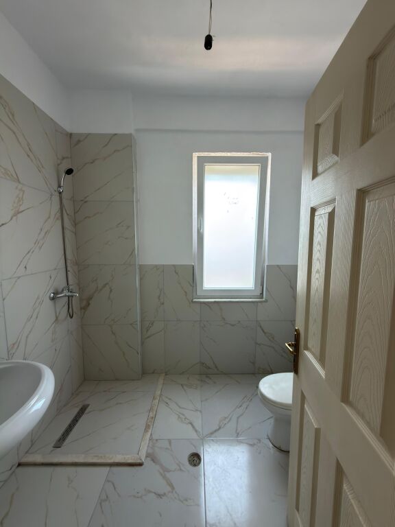 Shitet apartament 2+1+2 për vetëm 128 milionë lekë
