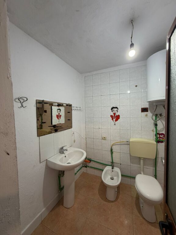 Apartament 2+1 per qera Prane Spitaleve Pediatria !