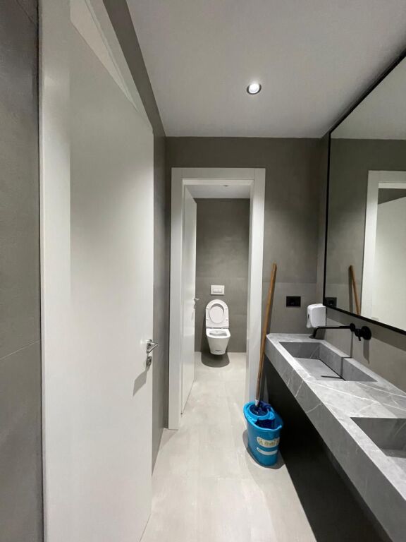 🏢 AMBIENT KOMERCIAL PREMIUM ME QIRA TEK KOMPLEKSI DELIJORGJI
