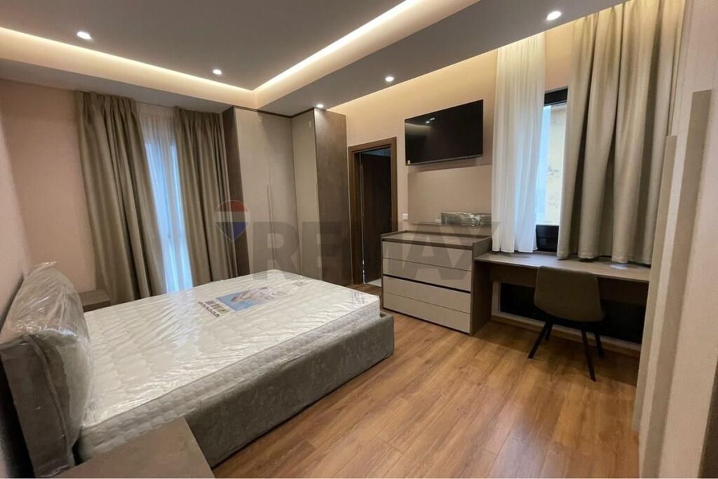 Apartament 2+1 per qira tek Farmacia 10!