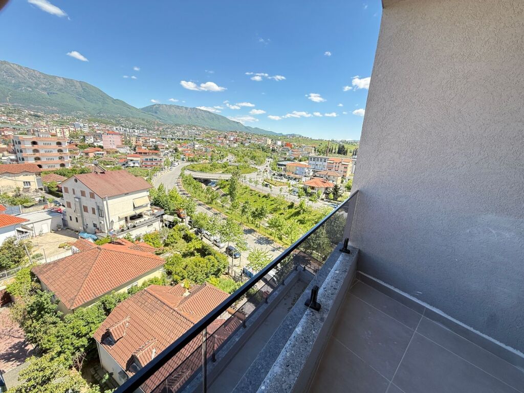 Shitet Apartament 2+1