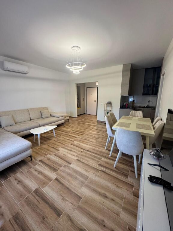 Shitet Apartament 1+1 në Golem – Tek Pishat e Buta 🌊