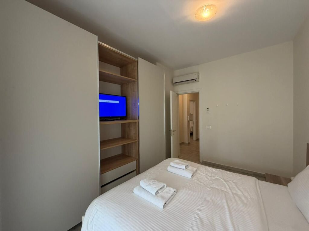 Apartament 2+1+Parking per qira tek Kika 2 tek Komuna e Parisit.