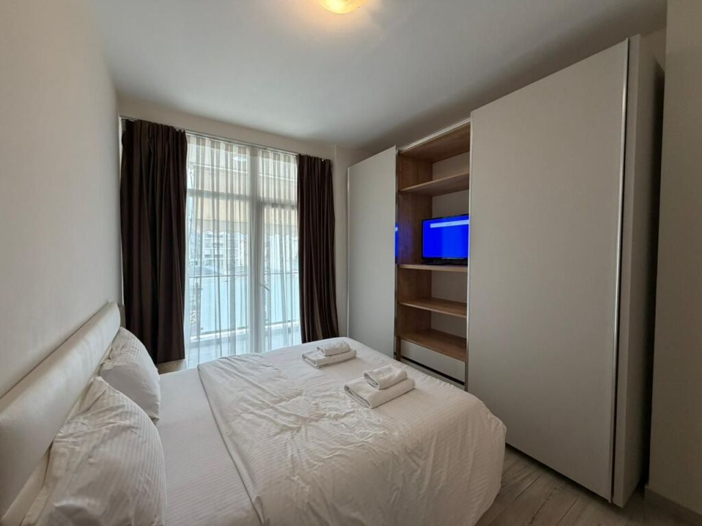 Apartament 2+1+Parking per qira tek Kika 2 tek Komuna e Parisit.