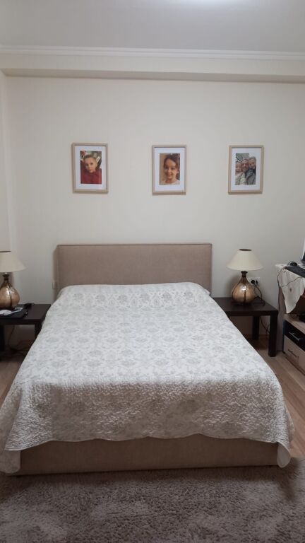 Shitet apartament 2+1 tek Bulevardi Zogu I