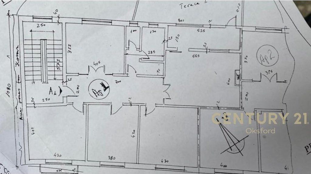 VENDITA AMBIENTE AL PIANO 1 DEL BOULEVARD DYRRAH VICINO ALLA STRADA PRINCIPALE 350.000 €