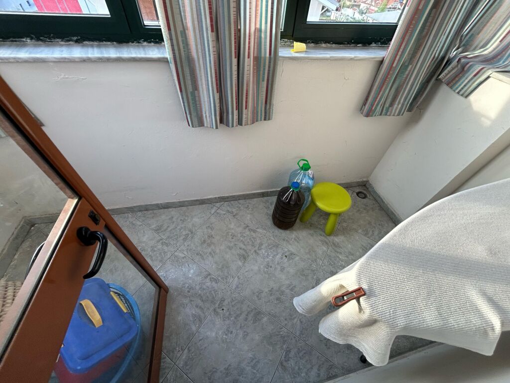 Apartment 1+1 for rent  Address: Opposite Deliorgji Albanet school  5th floor without elevator  Furnished  Price: 40,000 lek
