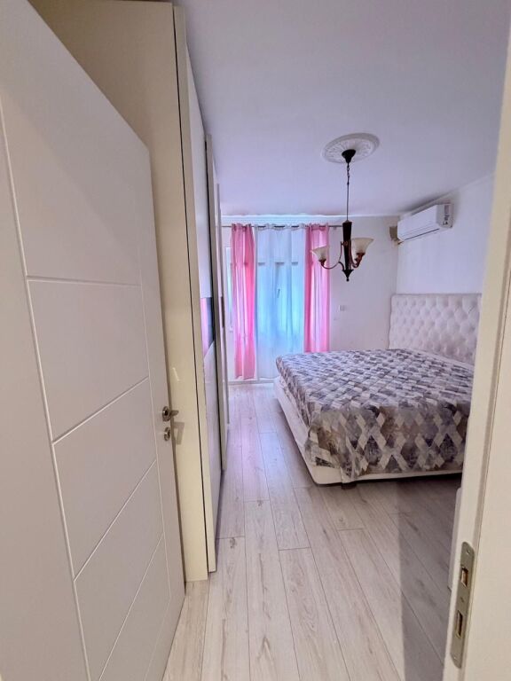 Appartamento 3+1+2 in vendita a Komuna e Parisit