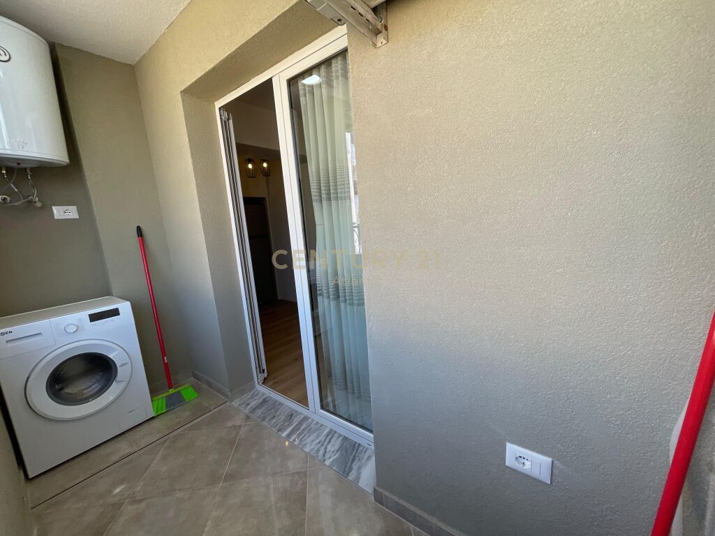 SHITET APARTAMENT 1+1 TEK SPITALI AMERIKAN, DURRES!