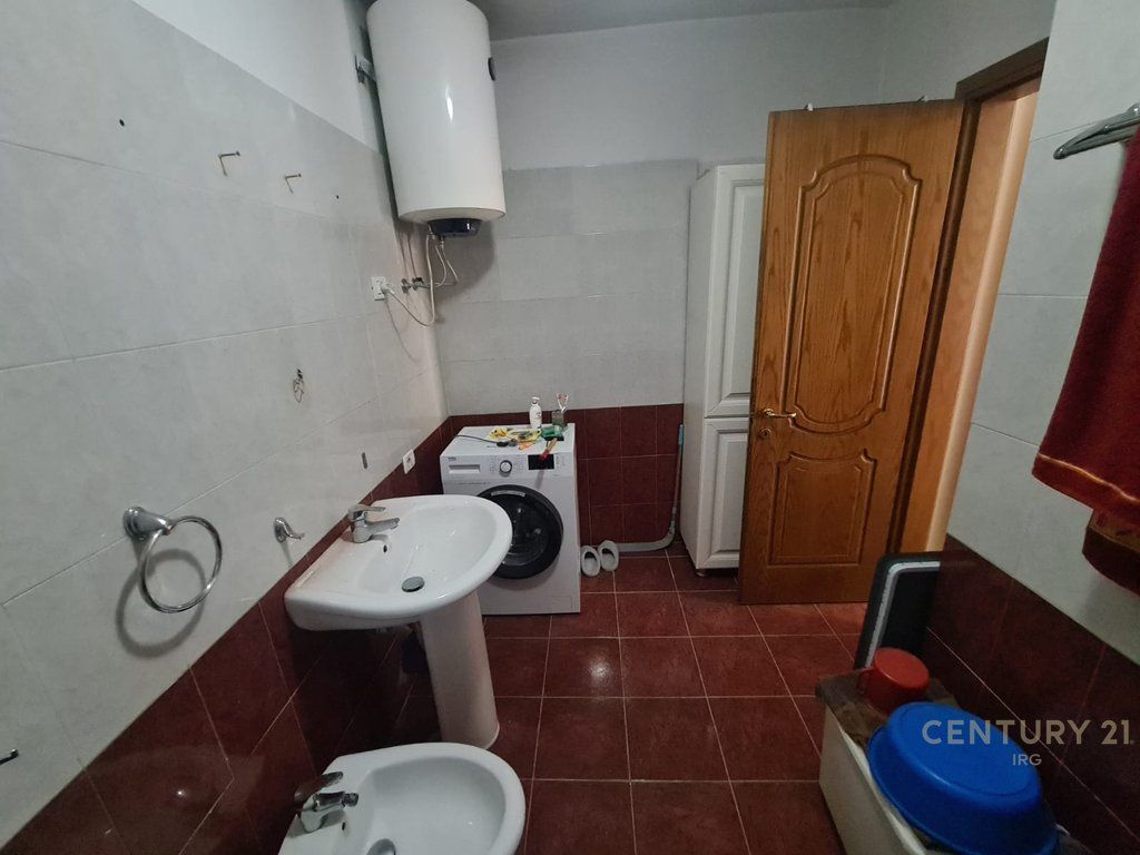 APARTAMENT 1+1 TEK RRUGA 5 MAJI!