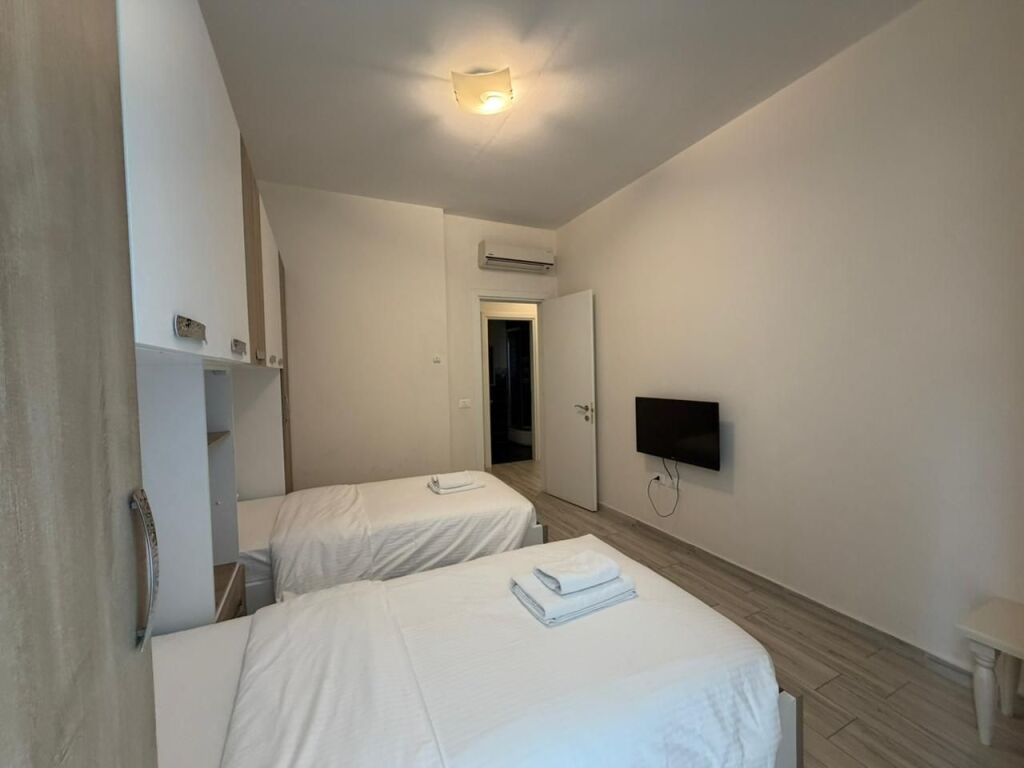 Apartament 2+1+Parking per qira tek Kika 2 tek Komuna e Parisit.