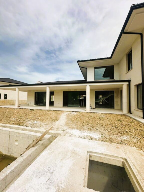 🏡 SHITET VILË LUKSOZE – VALLËS VIRIDI RESIDENCE, TEG