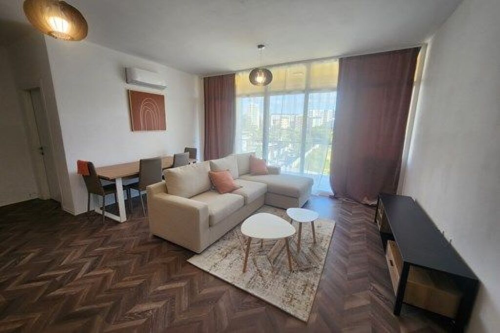 Apartament 2+1 per qira tek Bulevardi i Ri:::