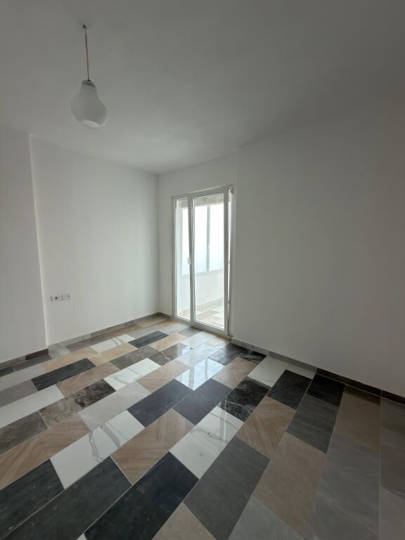 Shitet apartament 2+1+2 për vetëm 128 milionë lekë
