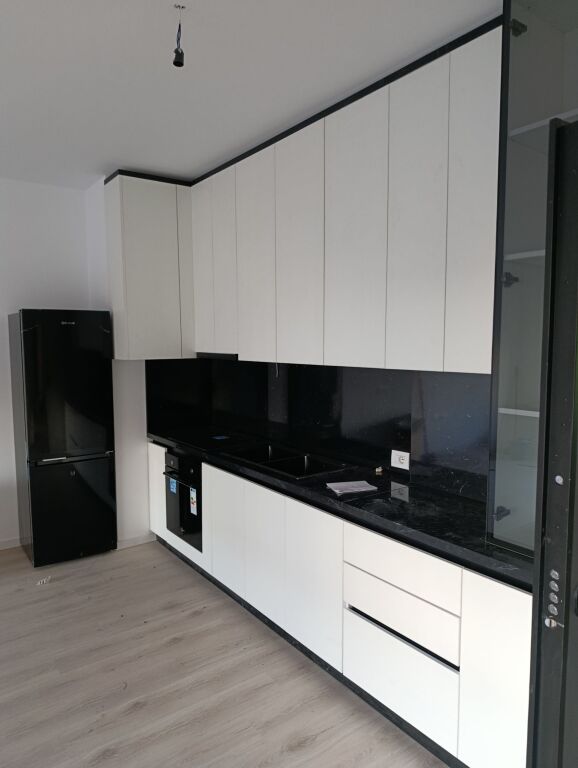 Qera | Apartament 2 + 1 + 2 | Rruga 5 Maji | 450 €/muaj
