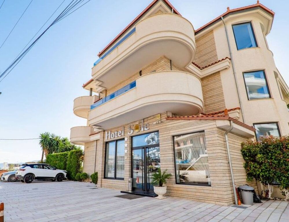 Hotel in vendita a Saranda – Opportunità unica di investimento vicino al mare