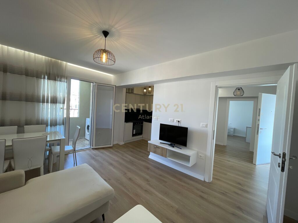 SHITET APARTAMENT 1+1 TEK SPITALI AMERIKAN, DURRES!