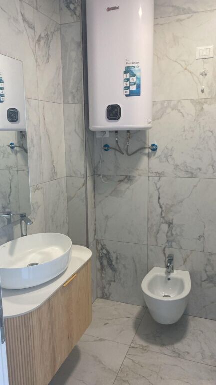 Office 3+1+2 for rent at Lake View