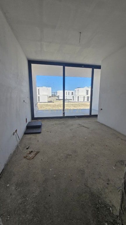SHITET 1+1 NE " PORTO LALZI " HAMALLAJ ! 202,000 €