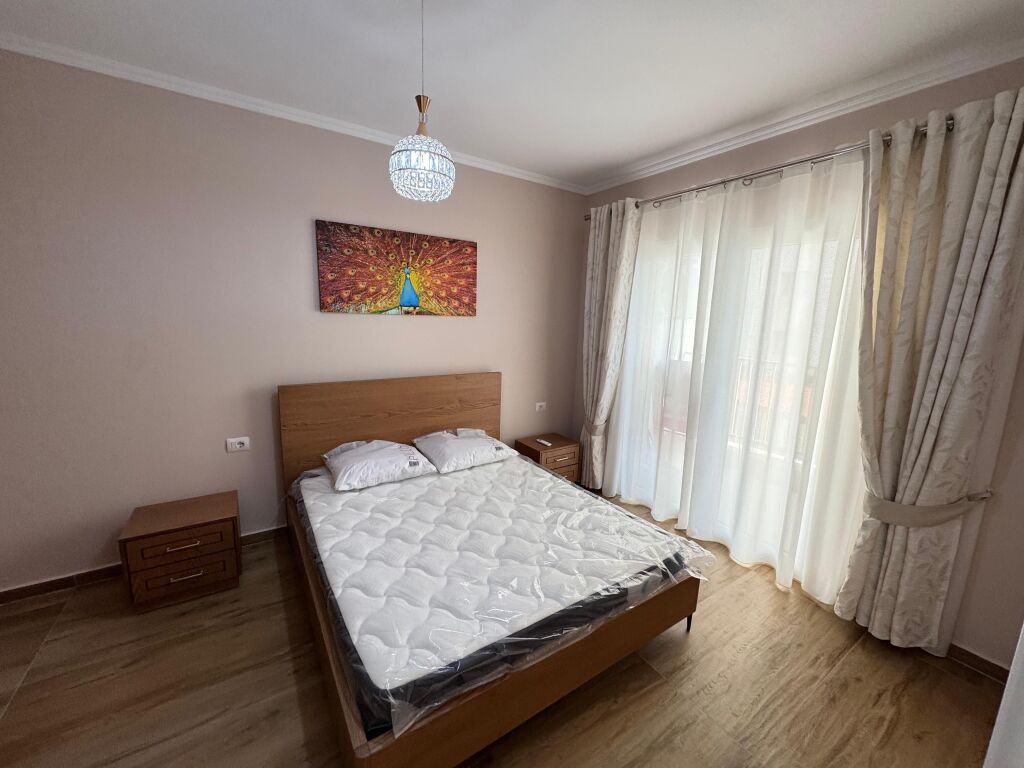 Apartment me qera 1+1+parkim Zogu i zi