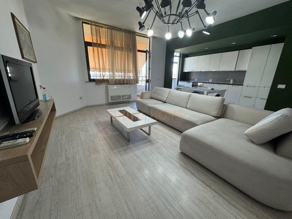 Qera, Apartament 2+1, Bulevardi Zogu I, Tirane.