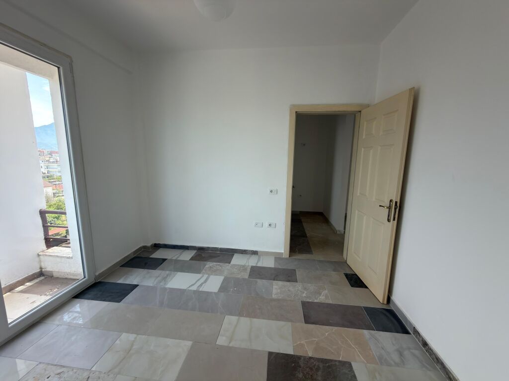 Shitet apartament 2+1+2 për vetëm 128 milionë lekë
