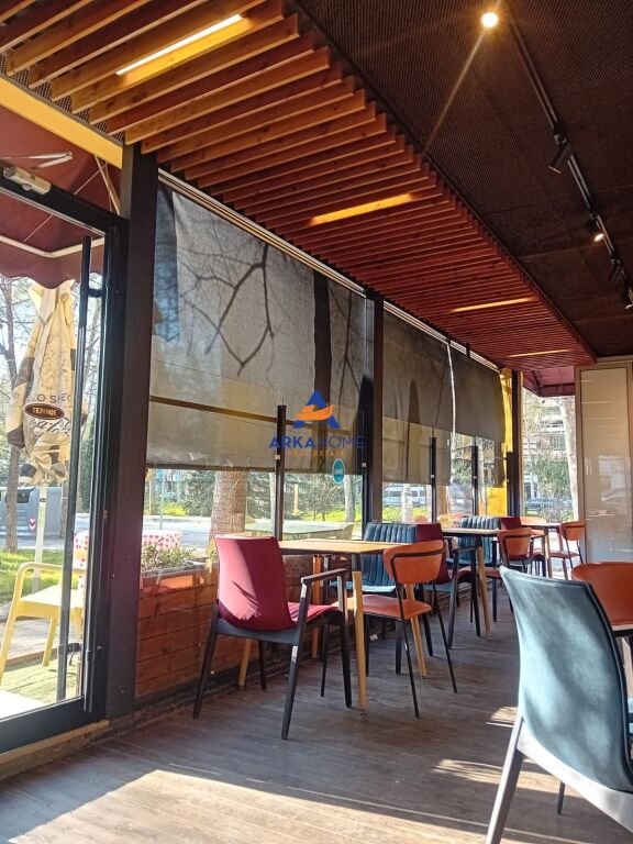 JEPET AMBIENT BIZNESI ME QERA 150M2 "PRANË GJYKATËS CIVILE, VASIL SHANTO" 2500 EURO