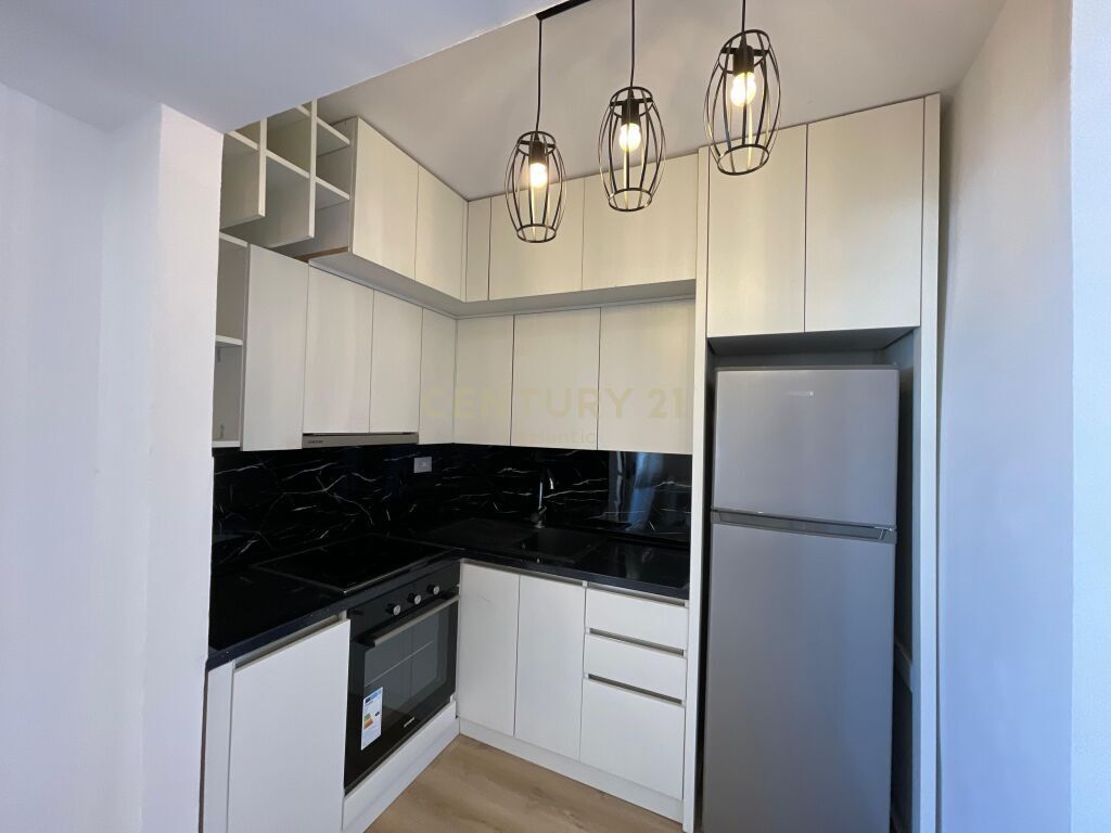 SHITET APARTAMENT 1+1 TEK SPITALI AMERIKAN, DURRES!