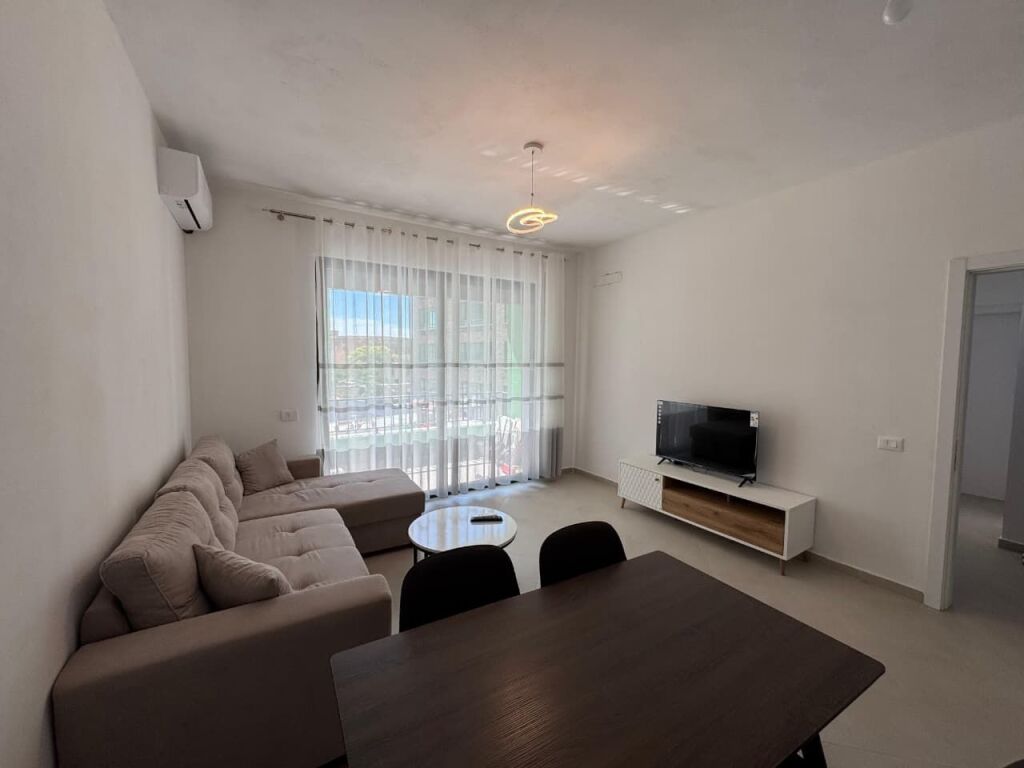 Rent | Apartament 2 + 1 | Rruga 5 Maji | 600 €/month